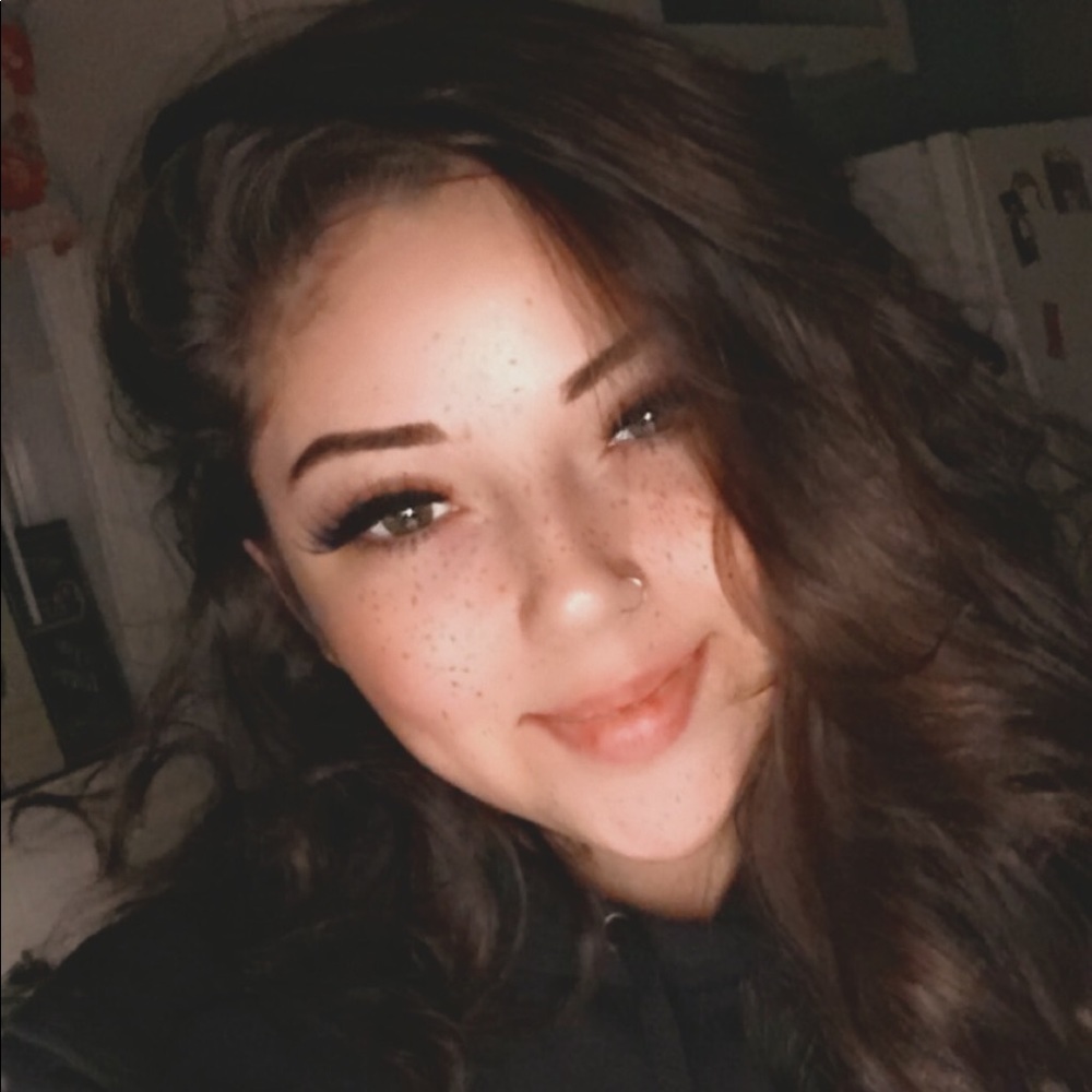 Meet your Posher, Kenzie